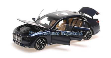 Modelauto 1:18 | Minichamps 110023202 | BMW i7 Blue Metallic 2022