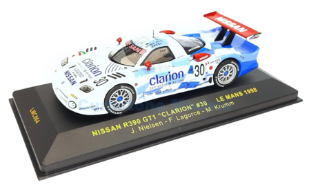 Modelauto 1:43 | IXO-Models LMC064 | Nissan R390 GT1 1998 #30 - M.Krumm - J.Nielsen - F.Lagorce