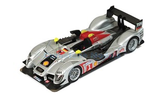 Modelauto 1:43 | IXO-Models LMM161 | Audi Sport Team Joest R15 TDI 2009 #1 - T.Kristensen - A.Mc Nish - R.Capello