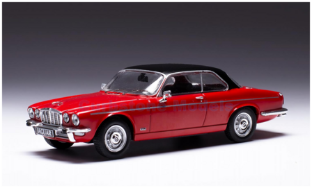 Modelauto 1:43 | IXO-Models CLC486N.22 | Jaguar XJ12 C Red and black roof 1976