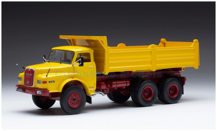 Modelauto 1:43 | IXO-Models TRUD003 | MAN DHAK 26.280 6x6 Dark Yellow and Red 1971