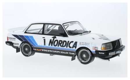 Modelauto 1:18 | IXO-Models 18RMC087.22 | Volvo Europe Dealer Team Nordica 240 Turbo 1986 #1 - A.Olofsson - J.Ceccoto