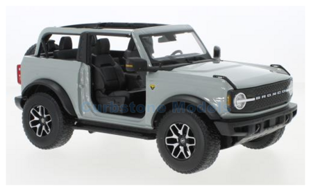 Modelauto 1:18 | Maisto 31457GREY | Ford Bronco Badlands Metallic Bright Silver 2021