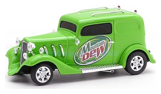 Modelauto 1:43 | Minichamps 400142261 | American Hot RodMoutain Dew Groen