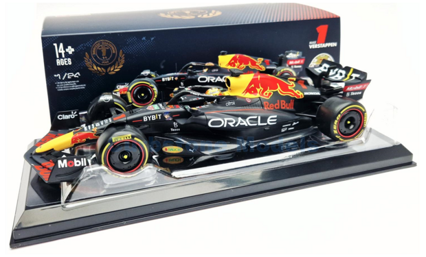 Modelauto 1:24 | Bburago 18-28026V | Red Bull Racing RB18 RBPT 2022 #1 - M.Verstappen