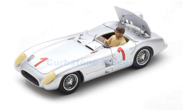 Modelauto 1:43 | Spark S5858 | Mercedes Benz 300 SLR 1955 #1 - J.Fangio