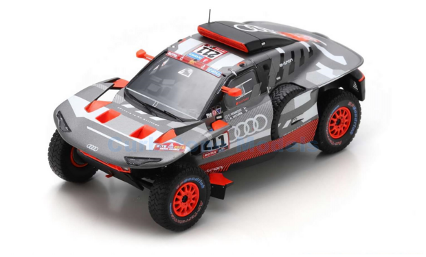 Modelauto 1:43 | Spark S4557 | Team Audi Sport RS e-tron Dakar 2023 #211 - M.Ekström - E.Bergkvist