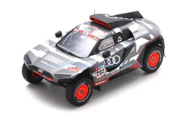 Modelauto 1:18 | Spark 18S827 | Audi Q Motorsport Q RS E-tron 2022 #202 - C.Sainz - L.Cruz