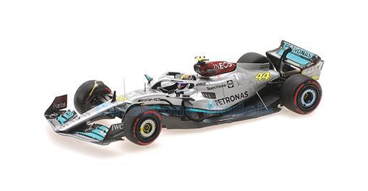 Modelauto 1:43 | Minichamps 417221044 | Mercedes W13 AMG 2022