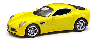 Modelauto 1:43 | M4 Modelcars 7024 | Alfa Romeo 8C Competizione Geel 2006