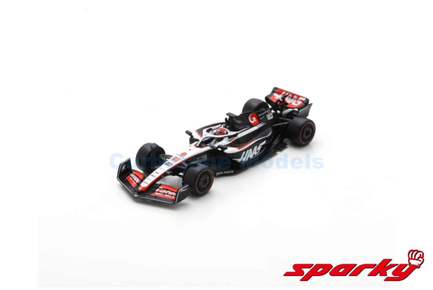 Modelauto 1:64 | Spark Y295 | Moneygram Haas F1 VF-23 2023 #20 - K.Magnussen