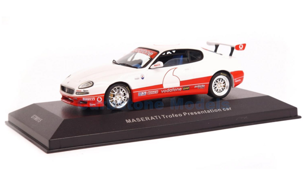 Modelauto 1:43 | IXO-Models GTM015 | Maserati Trofeo Presentation Car 2003