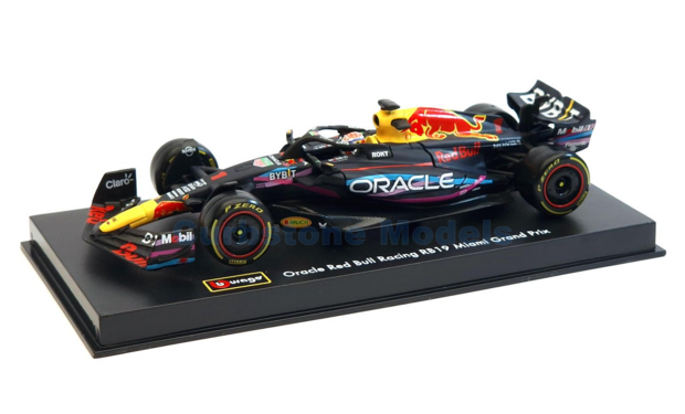 Modelauto 1:43 | Bburago 18-38083VM | Red Bull Racing RB19 RBPT 2023 #1 - M.Verstappen