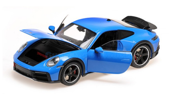 Modelauto 1:18 | Minichamps 110062072 | Porsche 911 dakar blue 2022