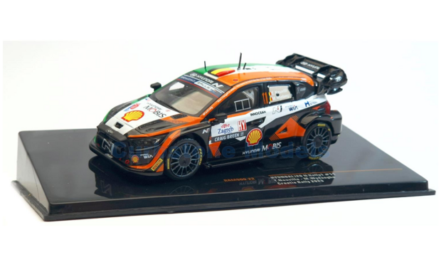 Modelauto 1:43 | IXO-Models RAM901.22 | Hyundai Mobis Shell i20 N WRC 2023 #4 - E.Lappi - J.Ferm